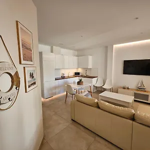 apartamento-puerto-marina-beach.es-andalucia.com/